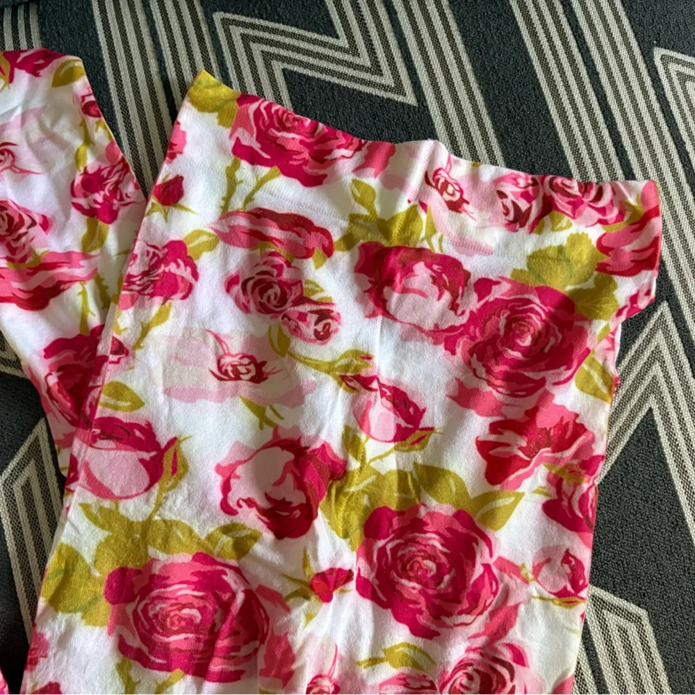AKIRA Titsy Floral Rose Opaque Tights
